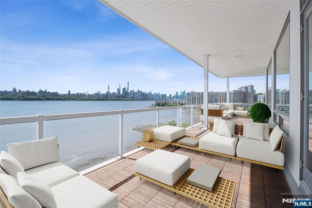 3 Somerset Lane,Edgewater, NJ 07020