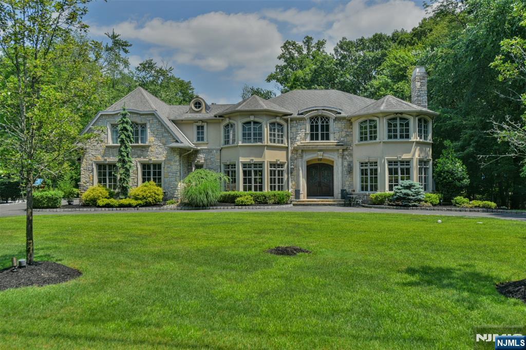 67 Old Chimney Road,Upper Saddle River, NJ 07458