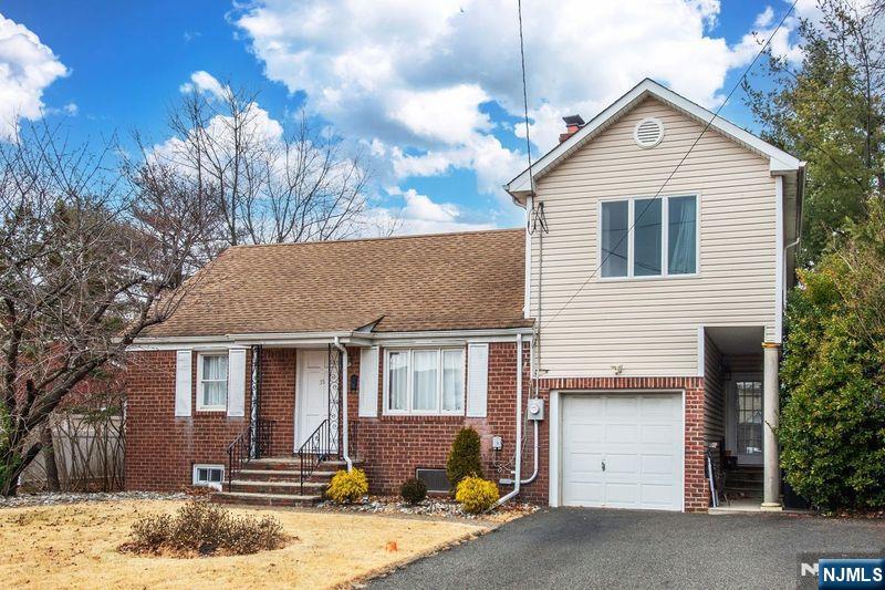 35 Taggart Way,Saddle Brook, NJ 07663