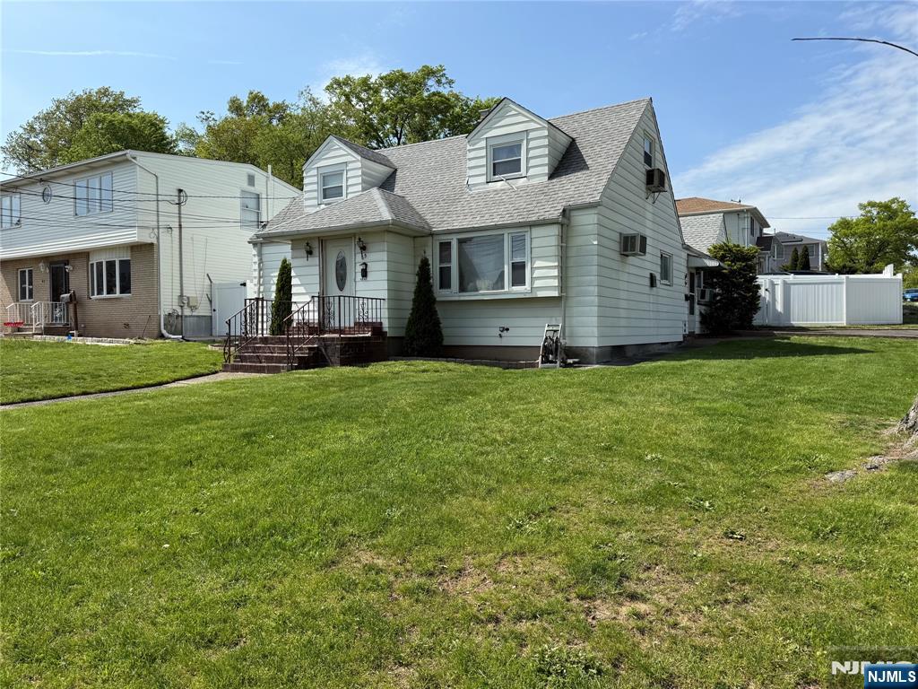 65 Hamilton Avenue,Elmwood Park, NJ 07407