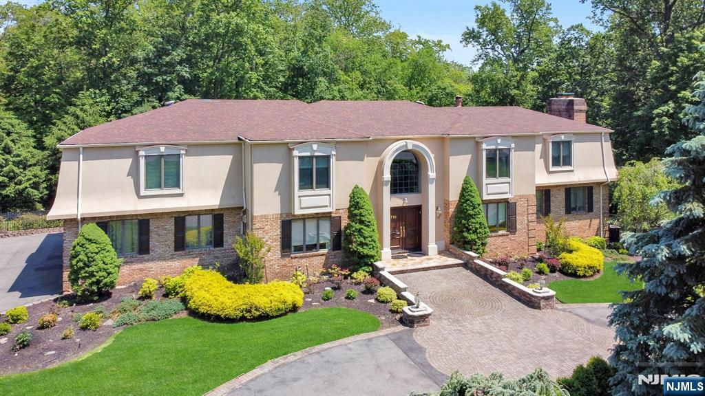 716 Galloping Hill Road,Franklin Lakes, NJ 07417