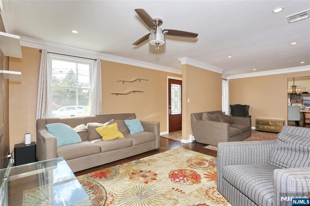 3-29 17th Street,Fair Lawn, NJ 07410
