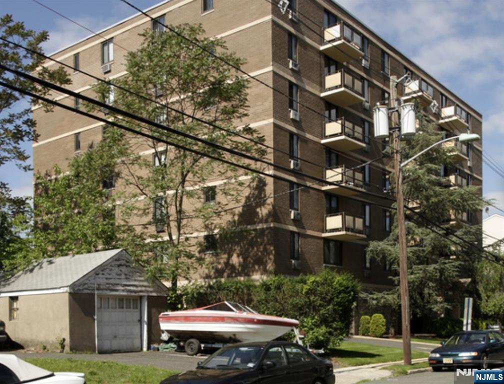 25 Zabriskie Street,Hackensack, NJ 07601