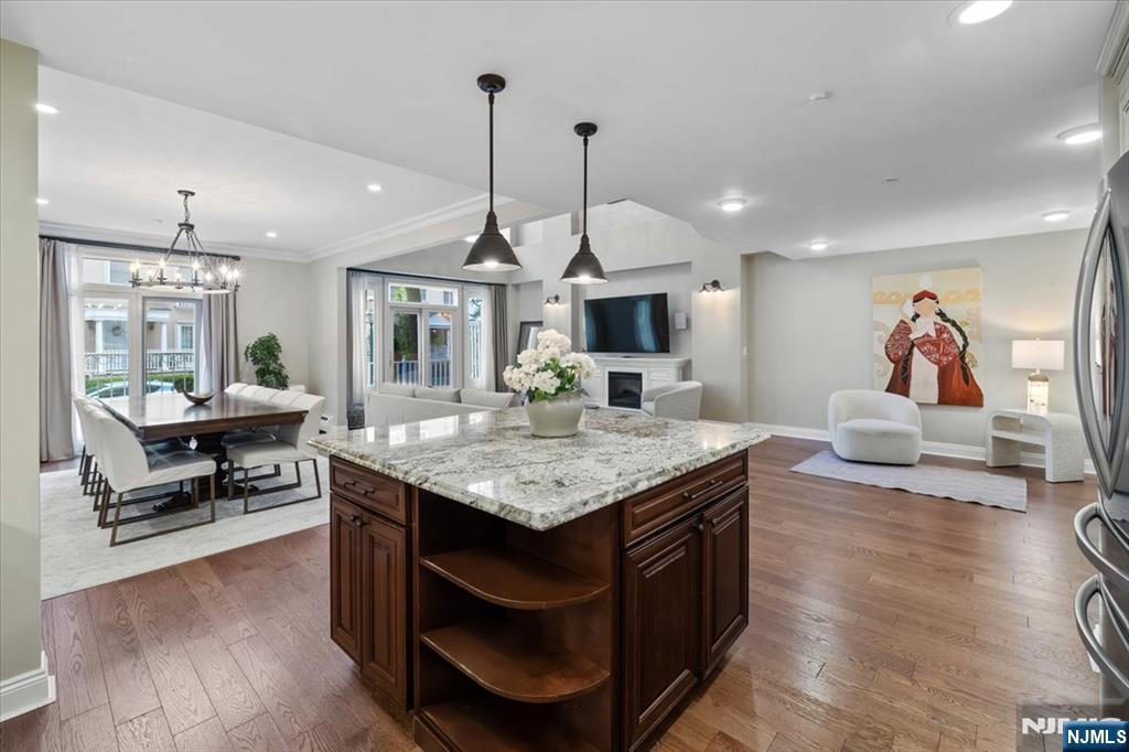 208 Shearwater Court,Jersey City, NJ 07305