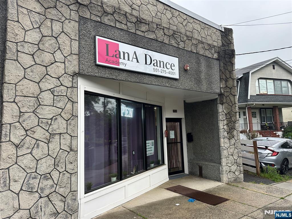 255 Queen Anne Road,Bogota, NJ 07603