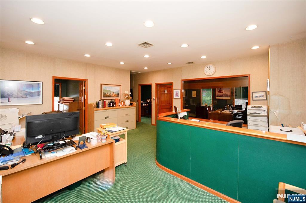 0-99 Plaza Road,Fair Lawn, NJ 07410