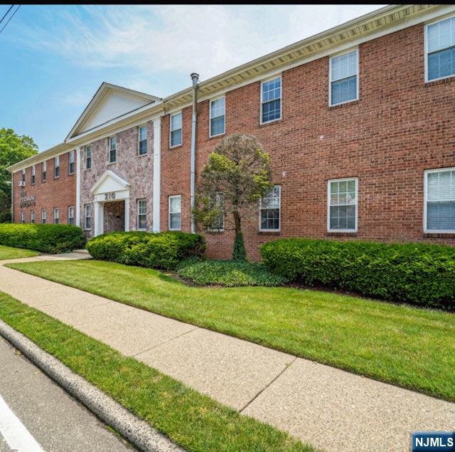 210 Knickerbocker Road,Cresskill, NJ 07626