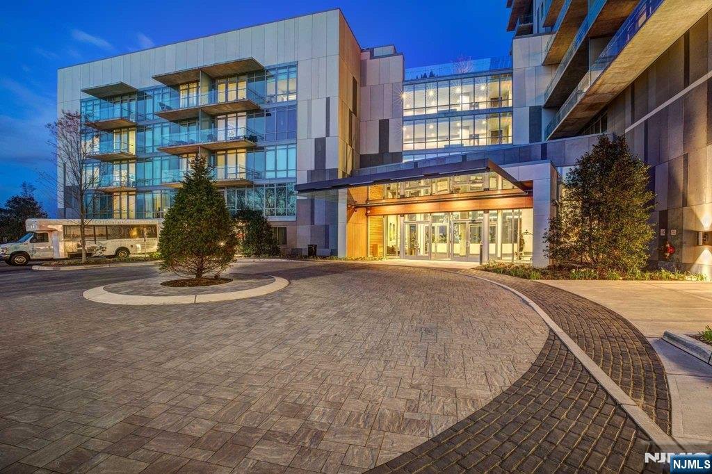 320 Adolphus Avenue,Cliffside Park, NJ 07010
