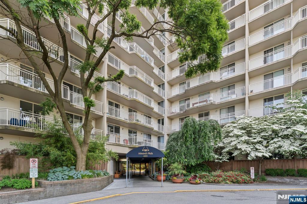 1055 River Road,Edgewater, NJ 07020