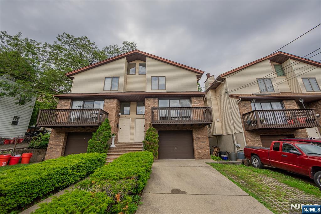 11 Manhattan Place,Cliffside Park, NJ 07010