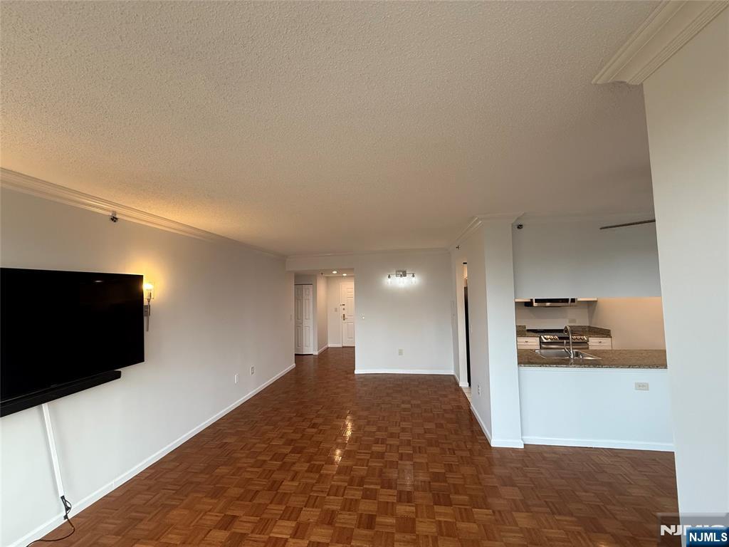 100 Old Palisade Road,Fort Lee, NJ 07024