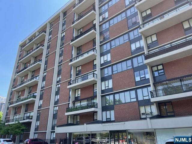 4 Horizon Road,Fort Lee, NJ 07024