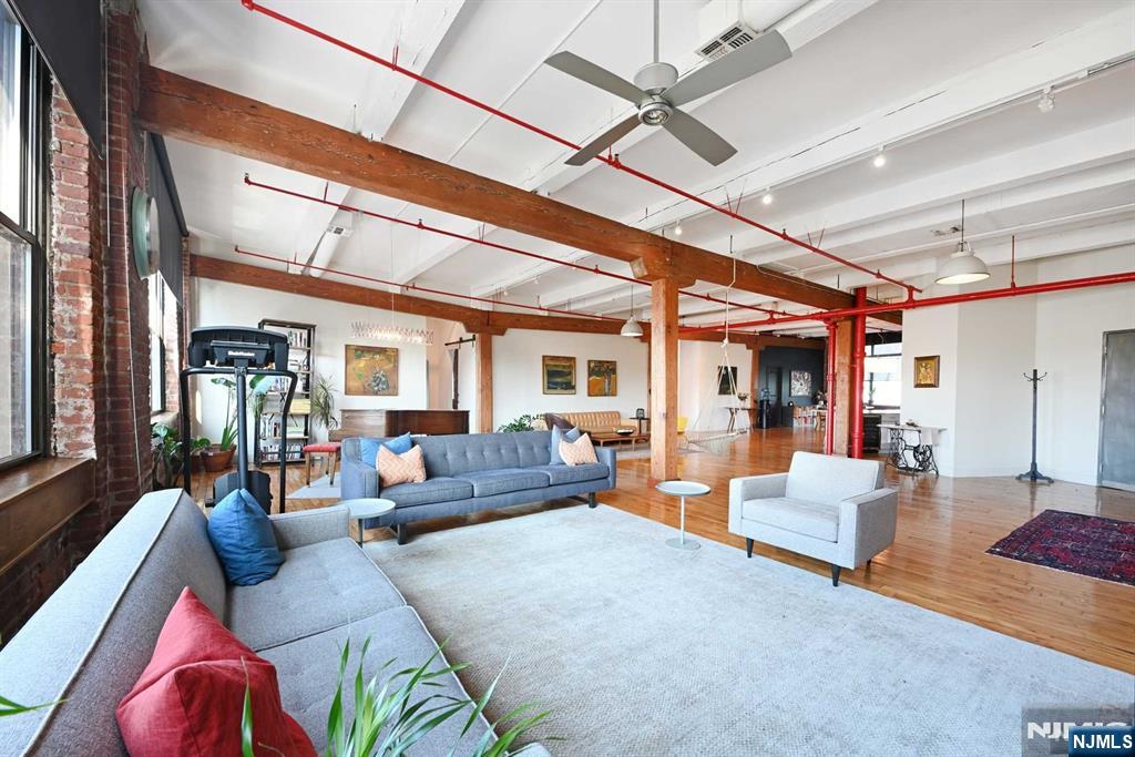 1620 Manhattan Avenue,Union City, NJ 07087