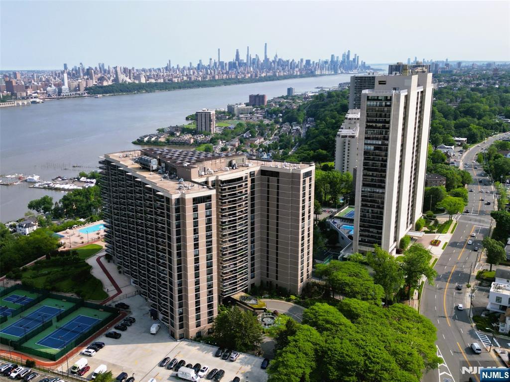 1512 Palisade Avenue,Fort Lee, NJ 07024