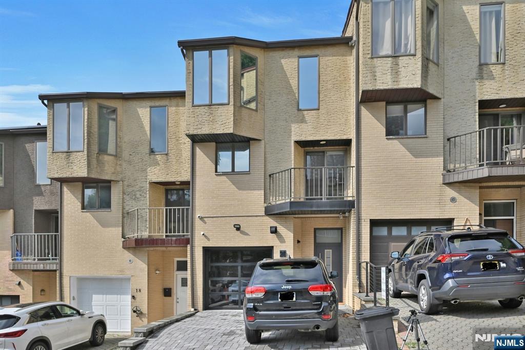 20 Veterans Way,Edgewater, NJ 07020