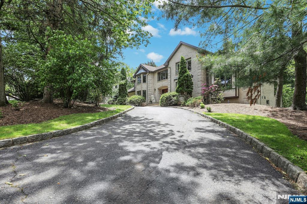 16 Loman Court,Cresskill, NJ 07626