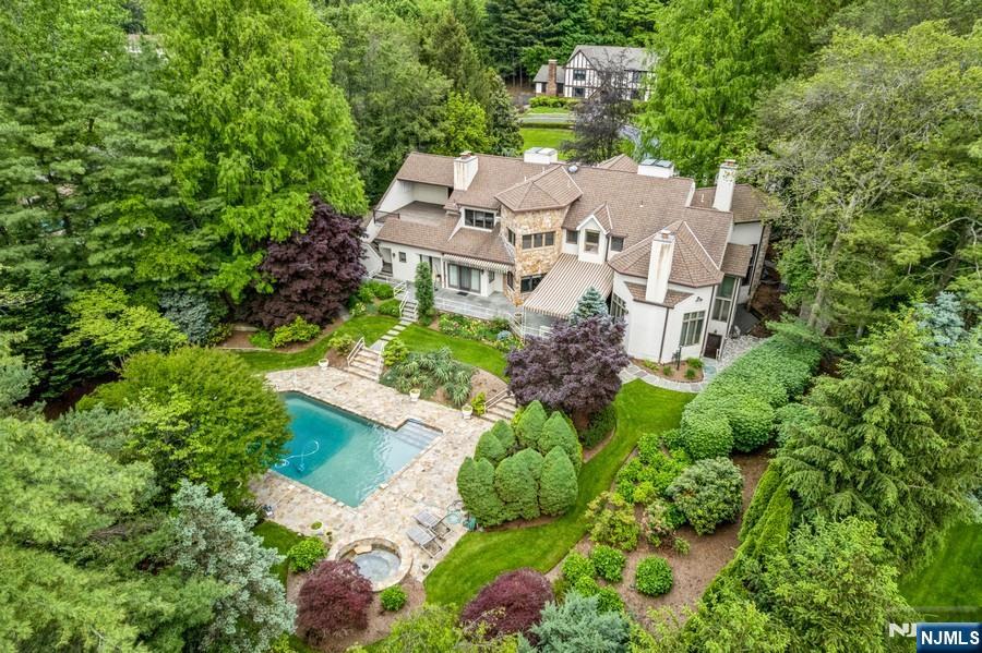 80 Adams Drive,Cresskill, NJ 07626