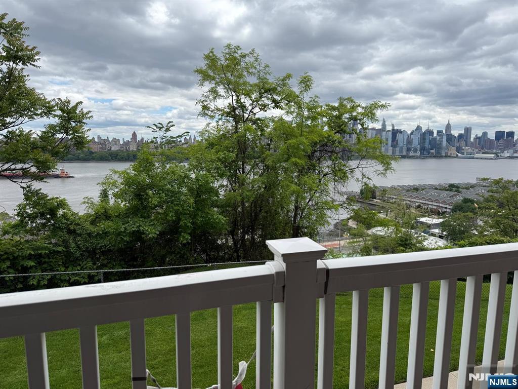 7400 Boulevard East ,North Bergen, NJ 07047