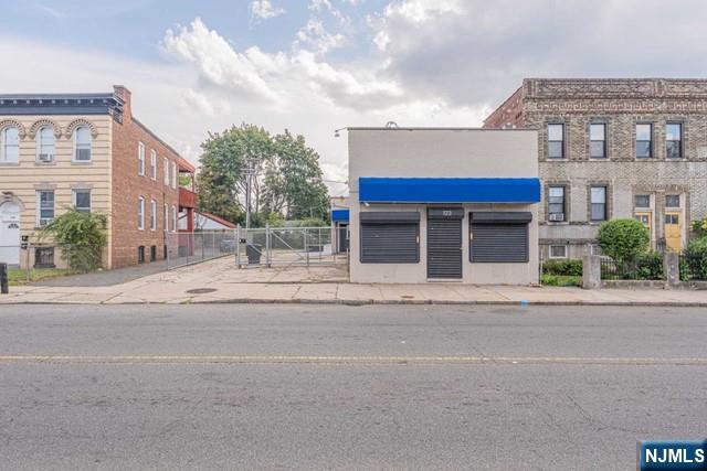 123 Tremont Avenue,East Orange, NJ 07018