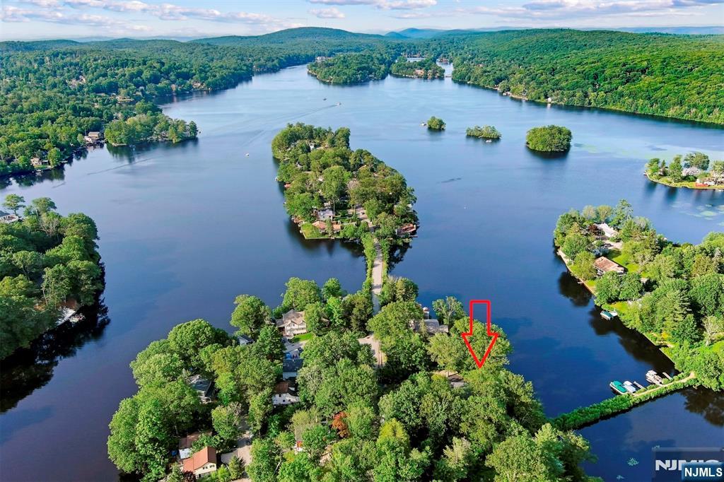 42 Witte Road,West Milford, NJ 07421