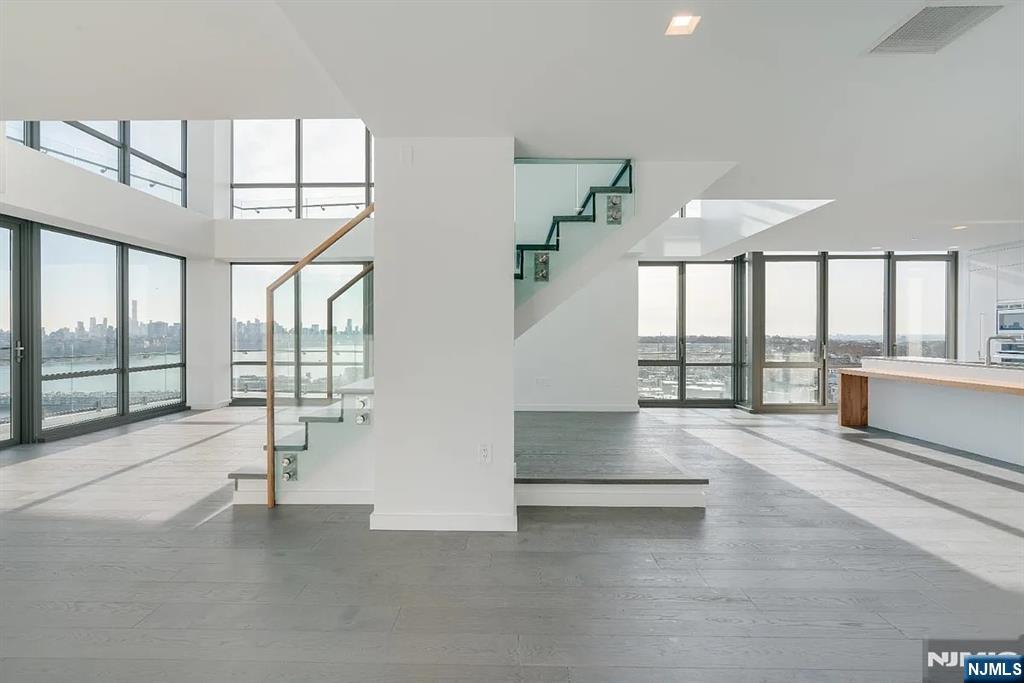 320 Adolphus Avenue,Cliffside Park, NJ 07010