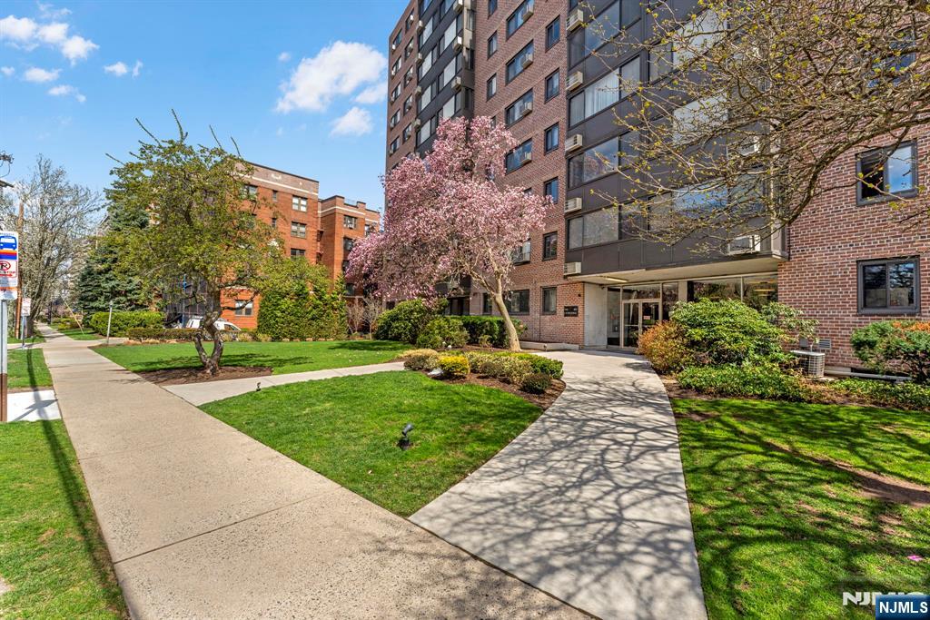 90 Prospect Avenue,Hackensack, NJ 07601