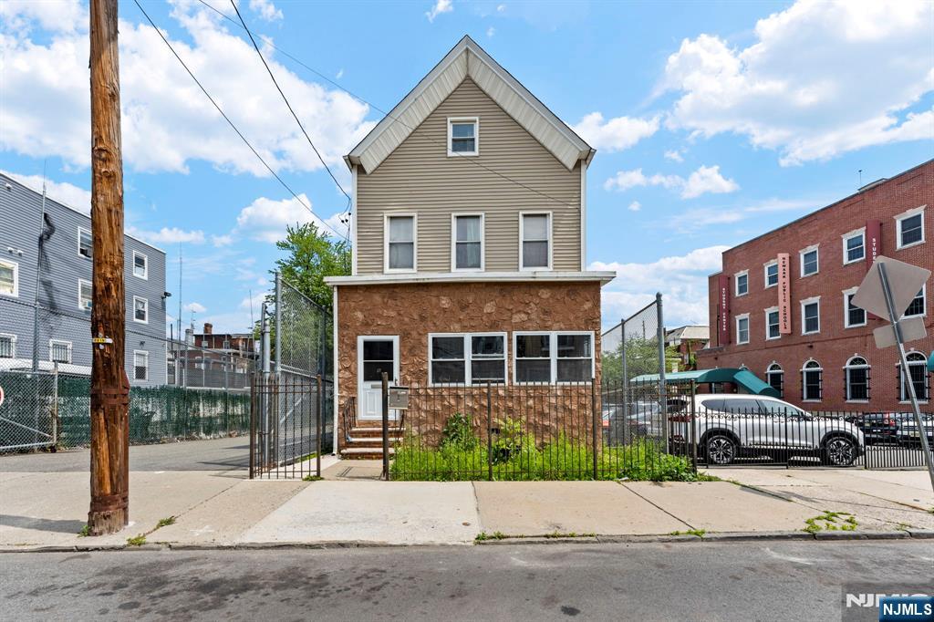 15 Taylor Street,Newark, NJ 07104