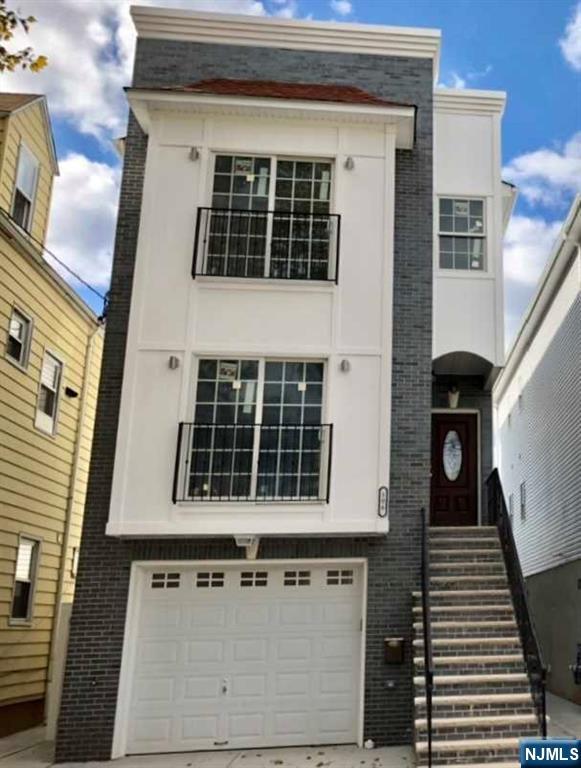 106 3rd Street,Harrison, NJ 07029