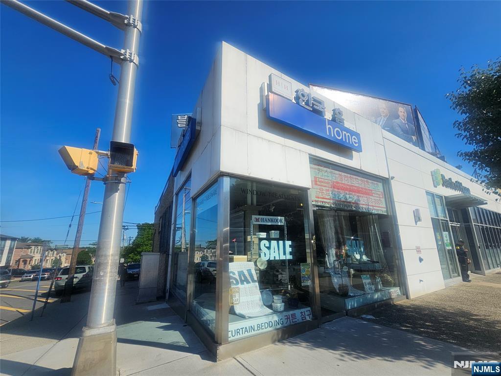 301 Broad Avenue,Palisades Park, NJ 07650