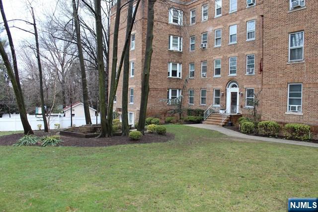 250 Broad Avenue,Leonia, NJ 07605