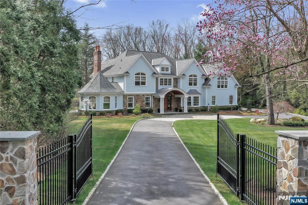 14 Sawmill Road,Saddle River, NJ 07458