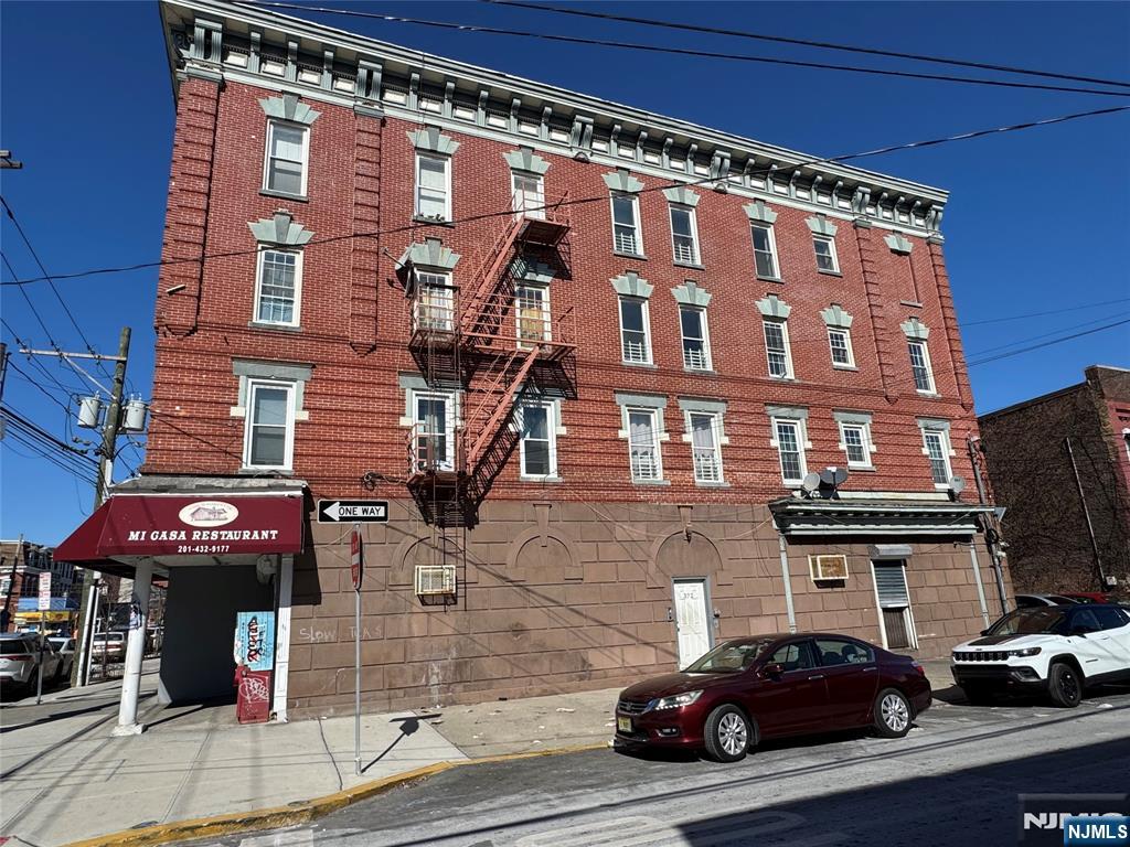 372 Communipaw Avenue,Jersey City, NJ 07304
