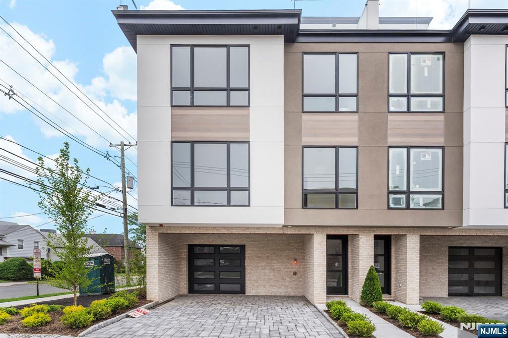 2286 7th Avenue,Fort Lee, NJ 07024
