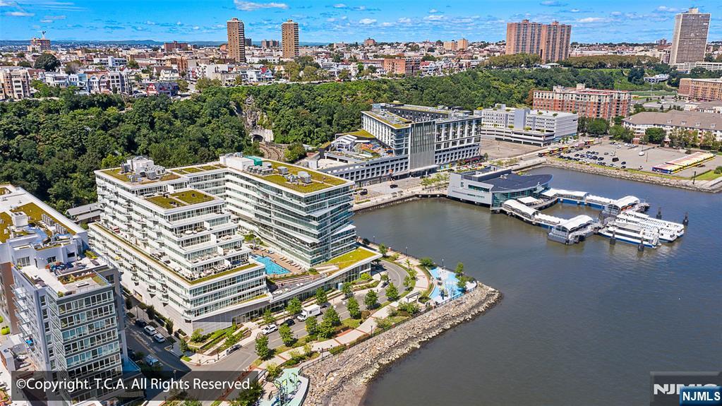 800 Ave At Port Imperial ,Weehawken, NJ 07086