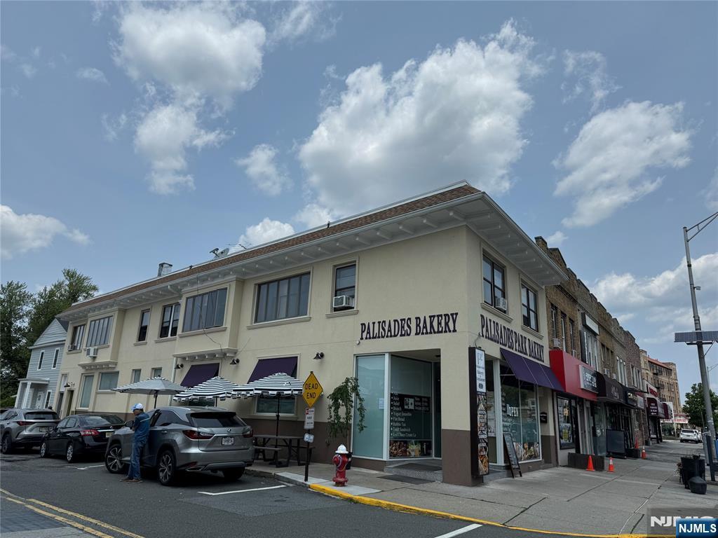 325 Broad Avenue,Palisades Park, NJ 07650