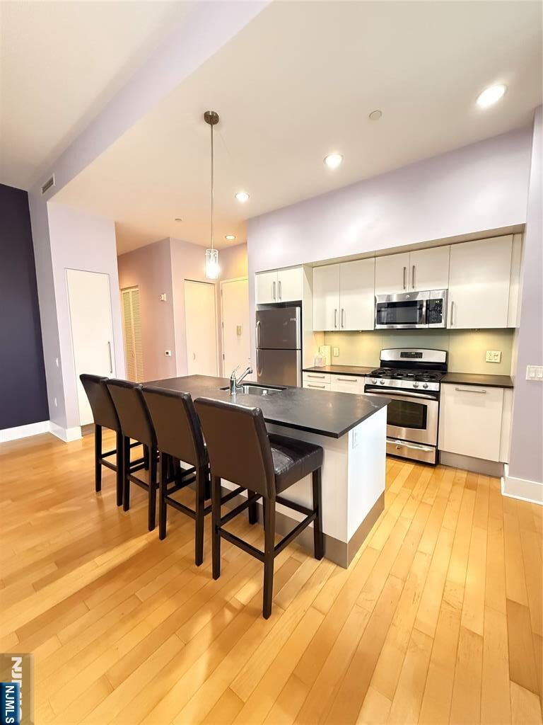 4 Beacon Way,Jersey City, NJ 07304