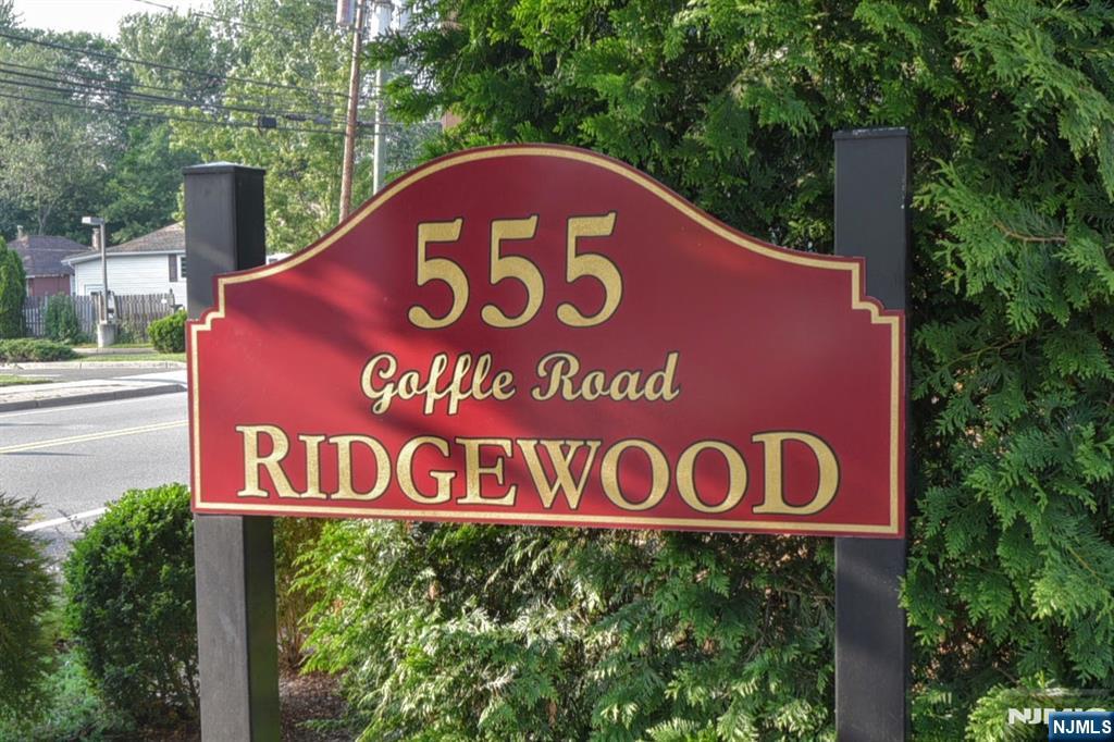 555 Goffle Road,Ridgewood, NJ 07450