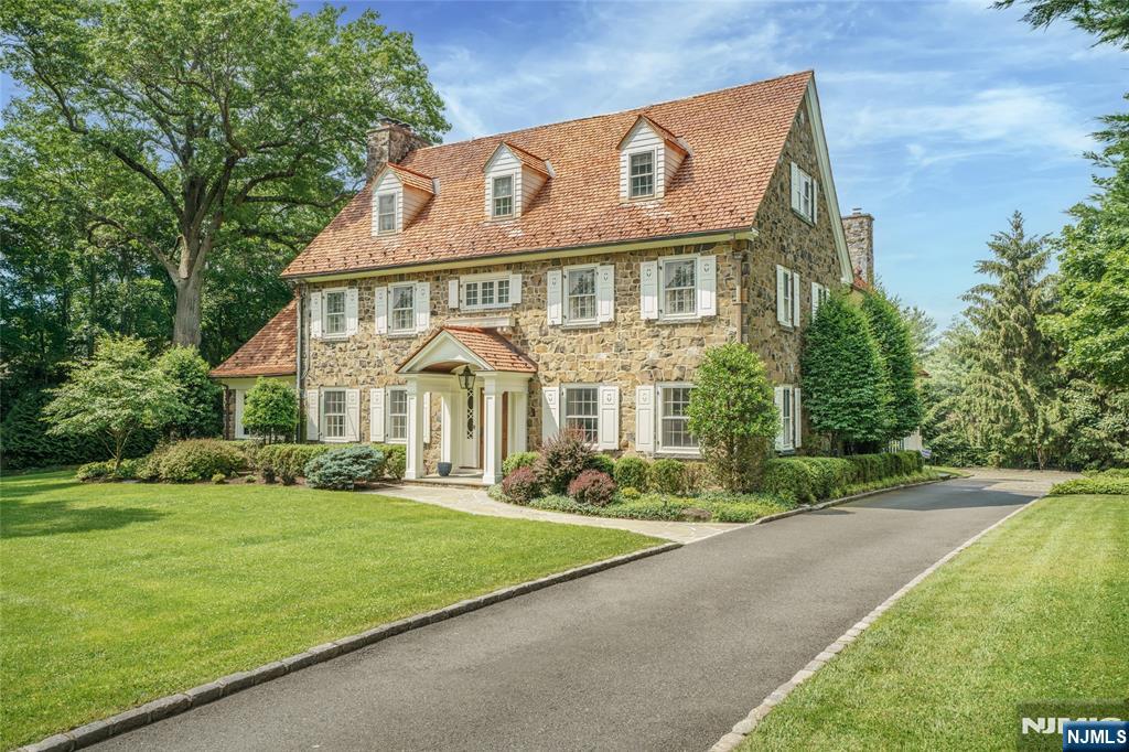 123 Highland Avenue,Millburn, NJ 07078