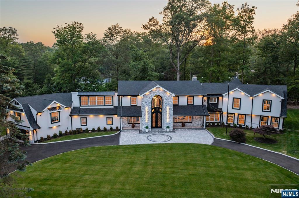 27 Applewood Drive,Upper Saddle River, NJ 07458