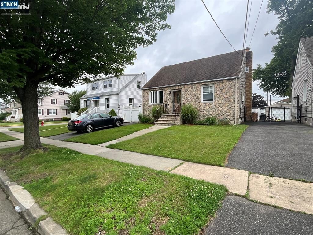 686 Teneyck Avenue,Lyndhurst, NJ 07071