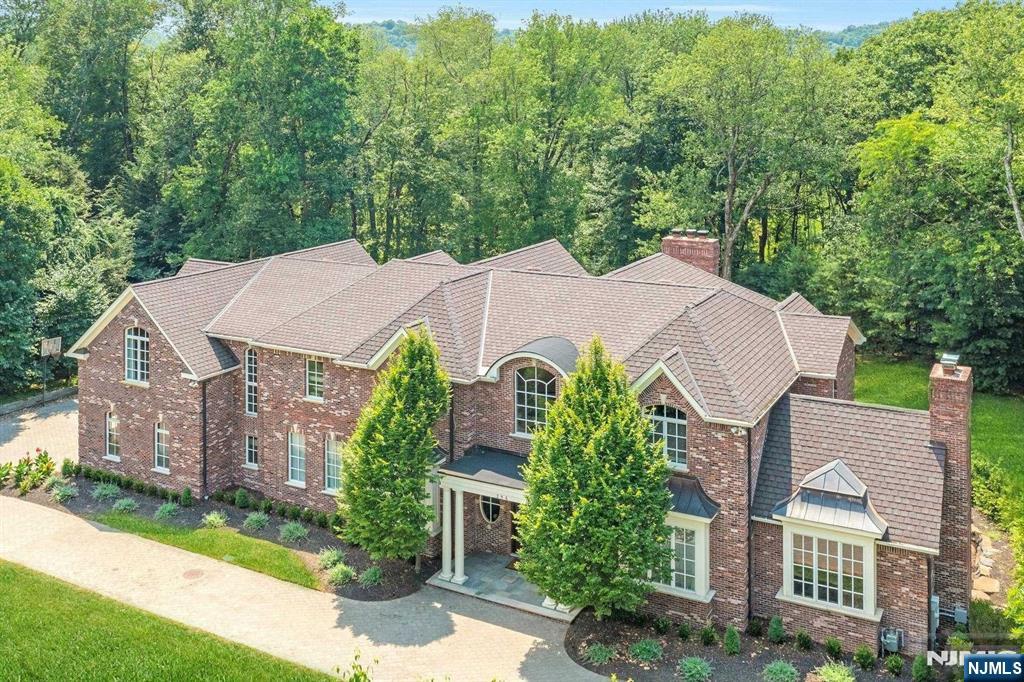 356 Indian Trail Drive,Franklin Lakes, NJ 07417