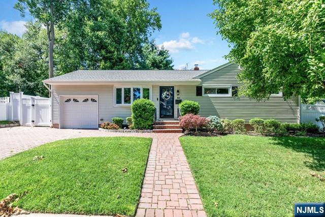 862 Manhattan Avenue,Twp of Washington, NJ 07676