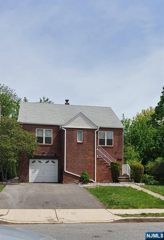 297 Tom Hunter Road,Fort Lee, NJ 07024