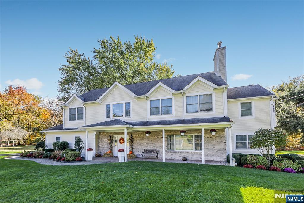 20 Winding Way,Upper Saddle River, NJ 07458