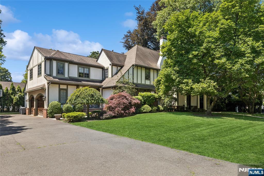 512 Warwick Avenue,Teaneck, NJ 07666