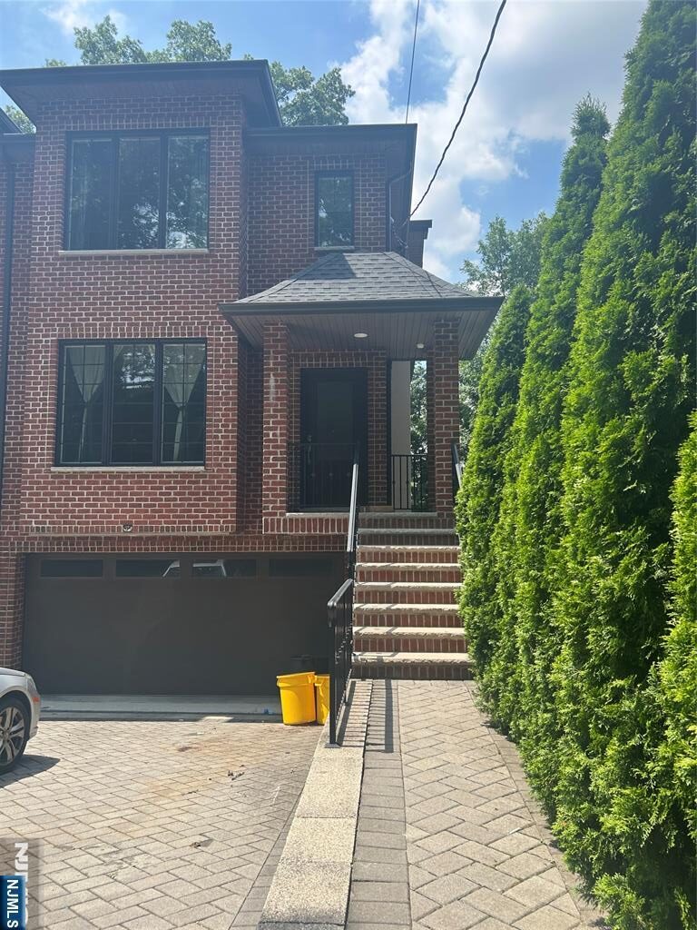 329B 5th Street,Palisades Park, NJ 07650