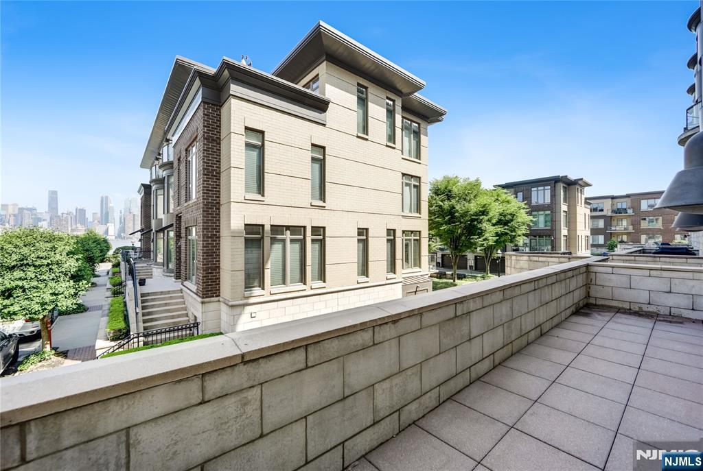 20 Cambridge Way,Weehawken, NJ 07086