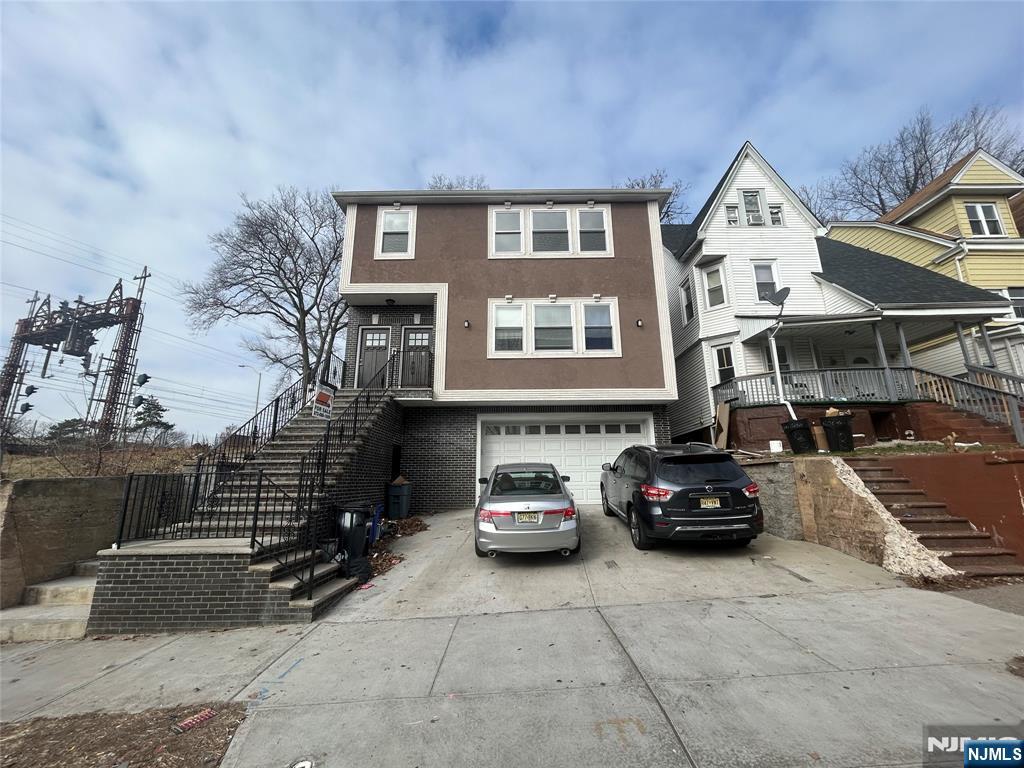 61 Grove ,East Orange, NJ 07017