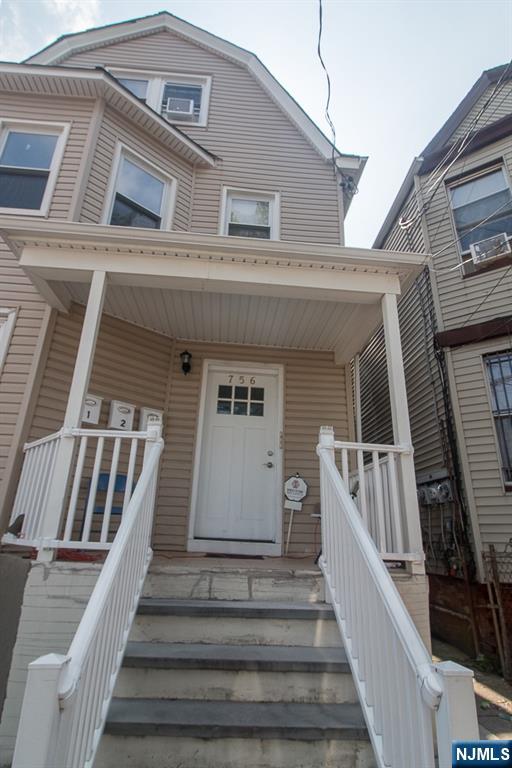756 17th Street,Newark, NJ 07103