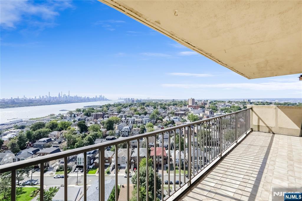 200 Winston Drive,Cliffside Park, NJ 07010